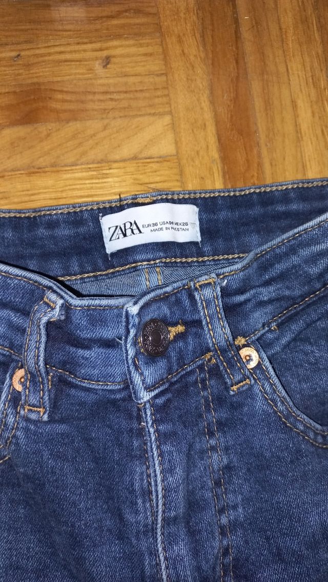 Pantalones vaqueros campana