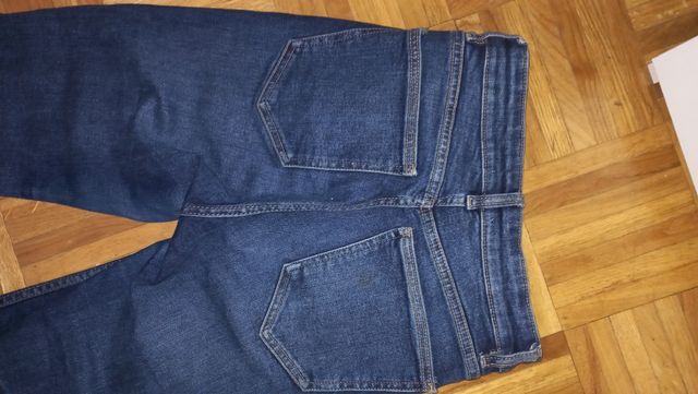 Pantalones vaqueros campana