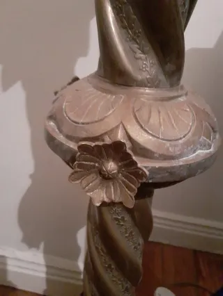 Lampara de pie de metal antigua