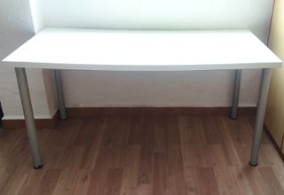 Mesa/escritorio blanca de Ikea