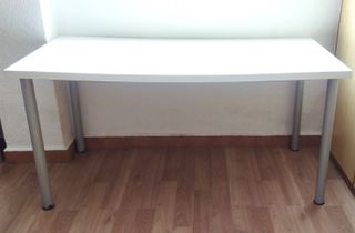 Mesa/escritorio blanca de Ikea