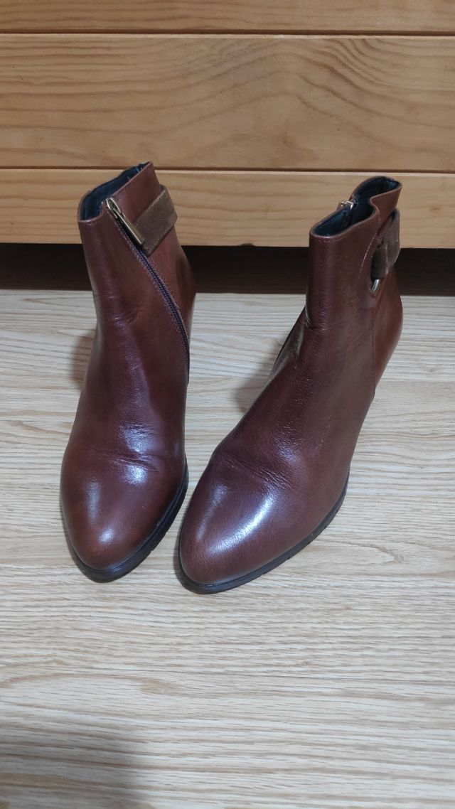 Botines piel de Patricia Miller  talla 39