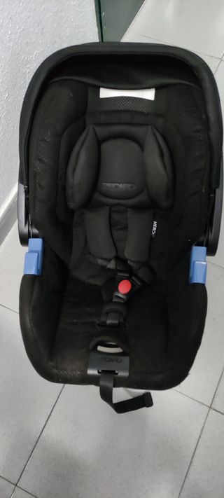 Silla de coche Recaro Privia y base Isofix.