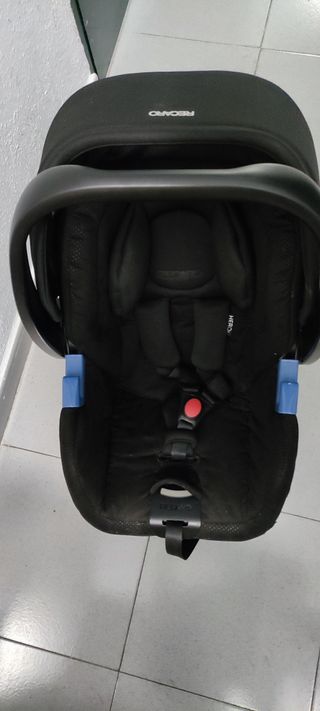 Silla de coche Recaro Privia y base Isofix.