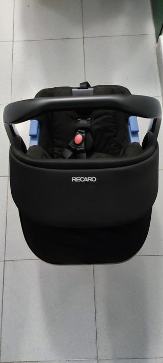 Silla de coche Recaro Privia y base Isofix.