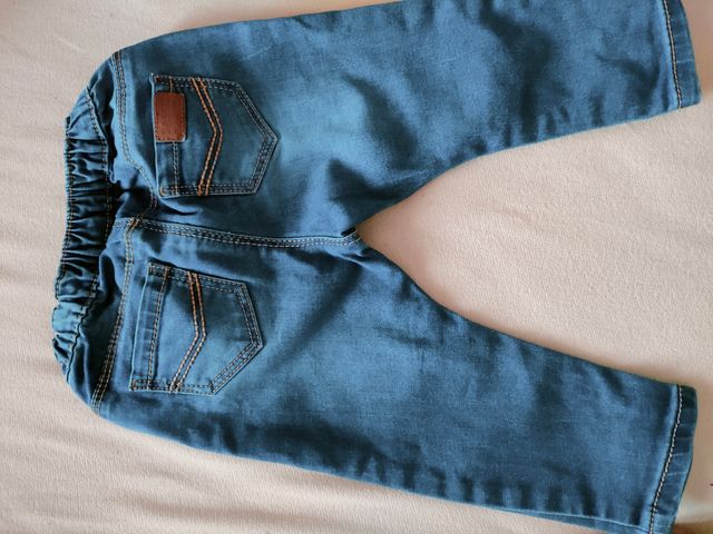 Vaquero bebe charanga 