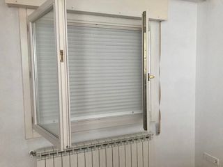 Ventana de madera, cristal CLIMALIT, persiana ALU