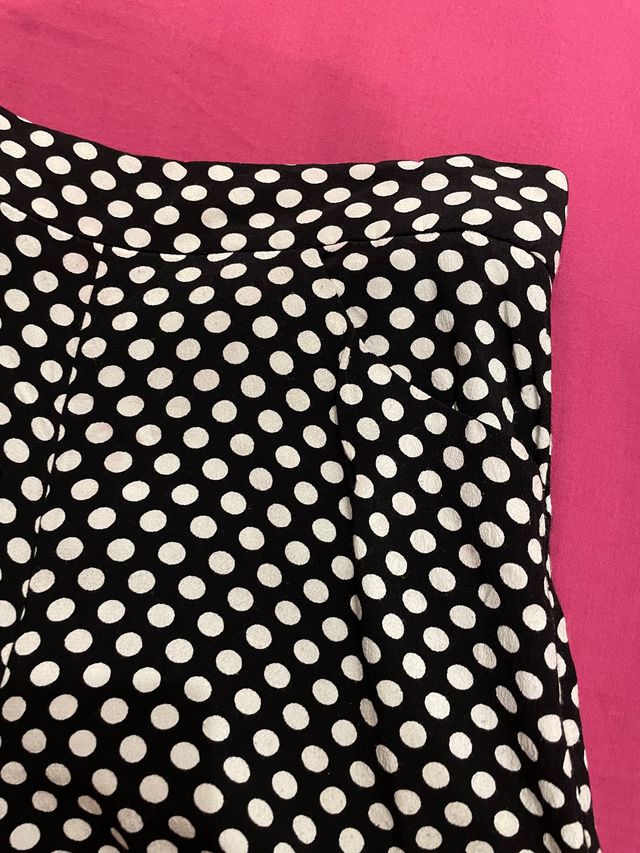 Pantalones cortos topos blancos