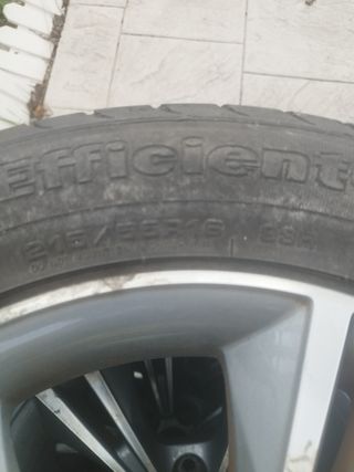 se venden 4 Ruedas Ford focus
