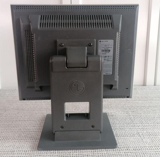 ✅ Pantalla de PC 15"