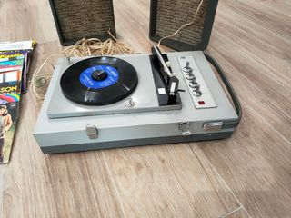 Tocadiscos portatil Stibert 708