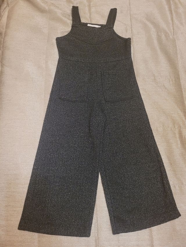 Peto de Zara de mezclilla, talla 6 y 7. Tengo 2