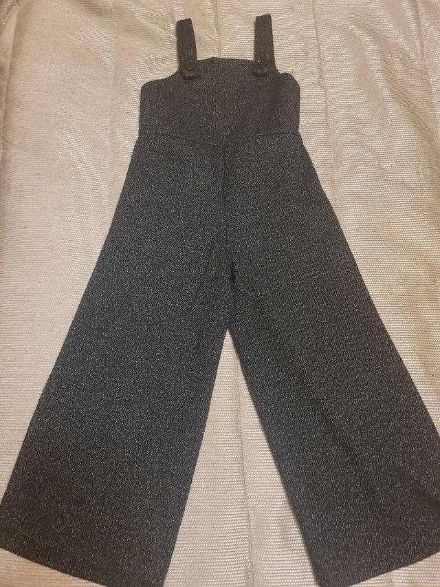 Peto de Zara de mezclilla, talla 6 y 7. Tengo 2