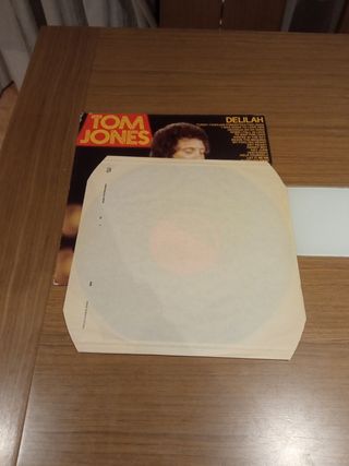 VINILO TOM JONES 1982
