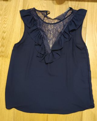 Top sin mangas con encaje 