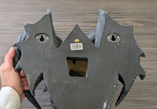 Cabeza de dragón decorativa