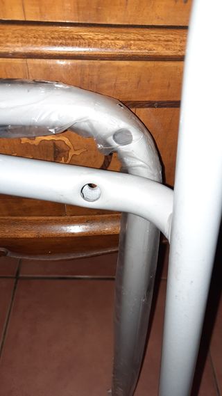 Sedie Ikea acciaio e plastica dura