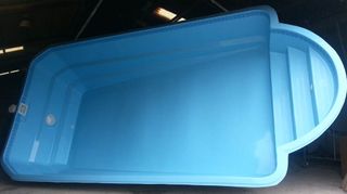 750x350 piscina de poliester