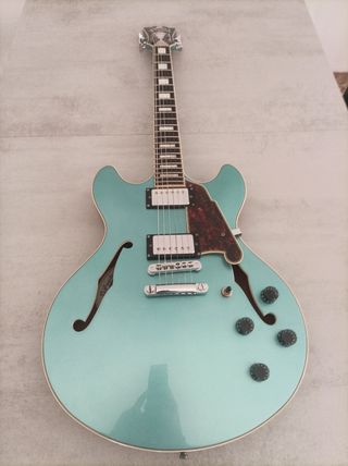 Guitarra D'Angelico DC