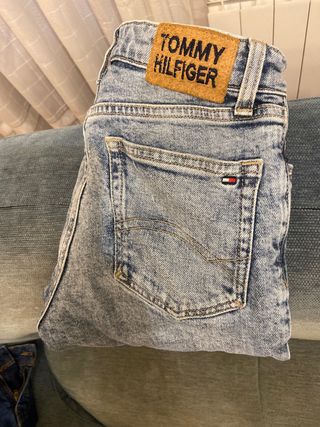 Pantalon vaquero Tommy Hilfiger 10 años 140 cm