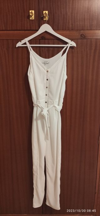 Mono blanco, de la marca francesa Morgan de Toi