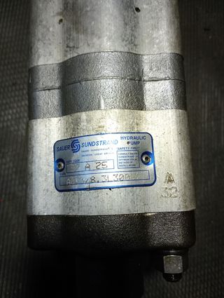 Bomba sauer para tractores CNH.