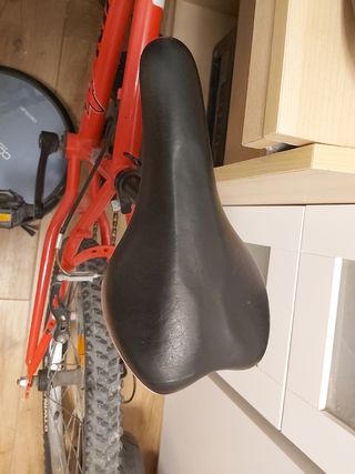 Bicicleta btwin roja