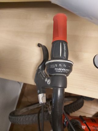 Bicicleta btwin roja