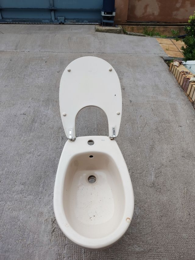 Bidé roca victoria con tapa