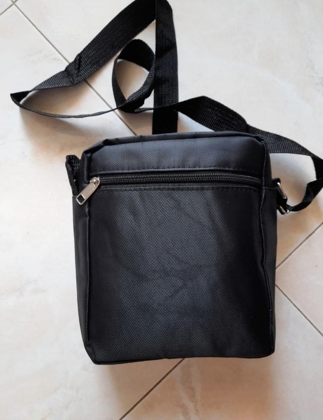 Borsello uomo a tracolla