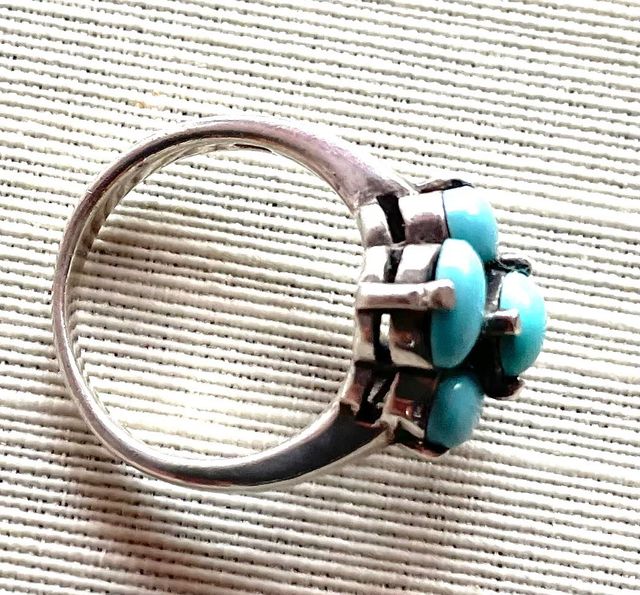 ANILLO DE PLATA CON TURQUESAS
