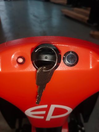 Nuevo transpalet eléctrico EP oferta! Noviembre!!