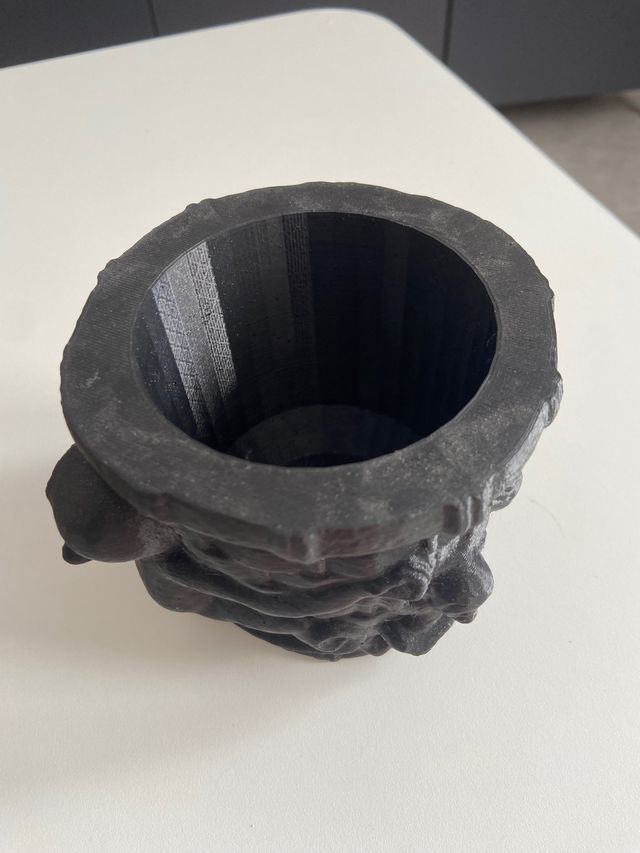 Monkey pen holder can holder