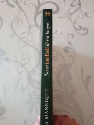 libro Novela No es tan fácil llevar Bragas