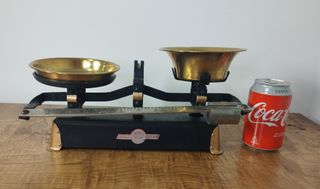 Antigua Balanza de dos Platos Nivi 1kg