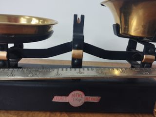 Antigua Balanza de dos Platos Nivi 1kg