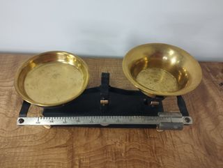 Antigua Balanza de dos Platos Nivi 1kg