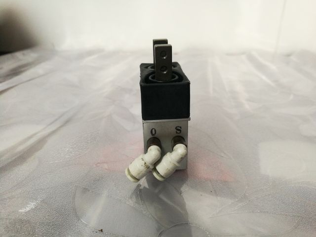 Pinza neumática SMC MHK2 16D