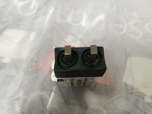 Pinza neumática SMC MHK2 16D