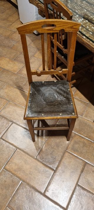 Mesa trillo con cristal más seis sillas