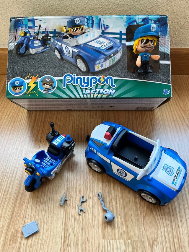 Pin y Pon action policía