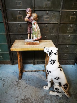 Escultura. Figura yeso. Antigua