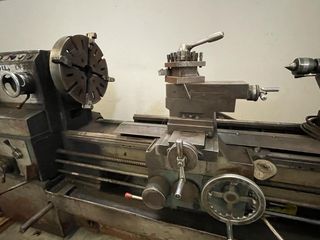 Torno paralelo marca TADU EN-300