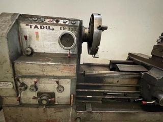 Torno paralelo marca TADU EN-300