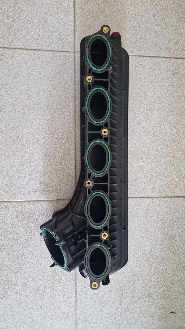 Colector admisión Ford Focus ST RS 2.5T Volvo