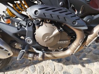 Ducati  monster stripe 821
