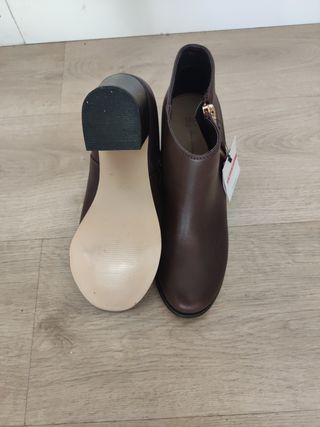 Botines con tacón Lefties