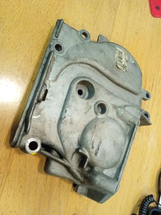 Tapa distribución Renault 1.4 1.6 16v