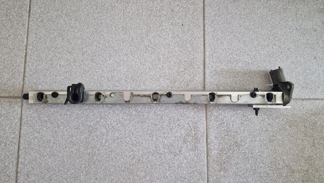 Rampa inyección Ford ST RS Volvo 2.5T