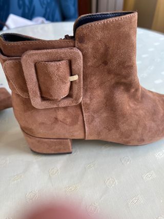 Botines de ante color camel